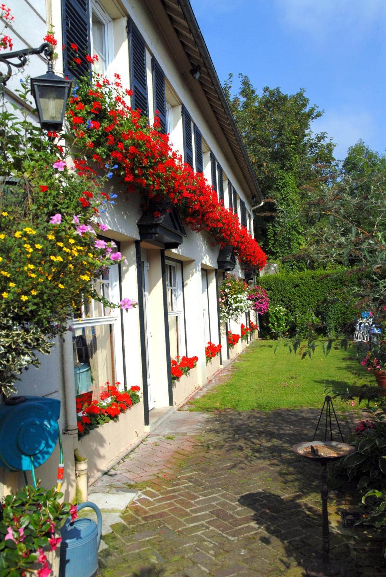 Hostellerie De Pavillon Saint-Hubert Gouvieux Exteriér fotografie