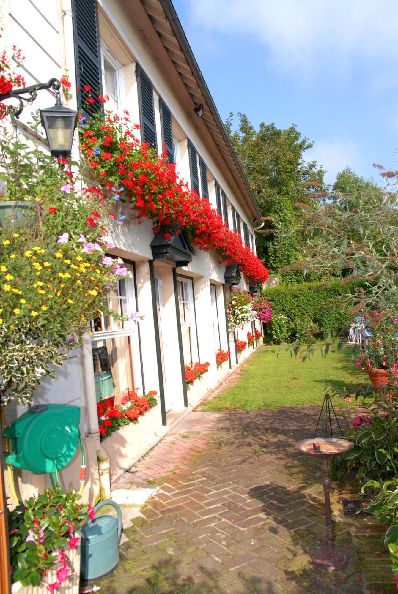 Hostellerie De Pavillon Saint-Hubert Gouvieux Exteriér fotografie